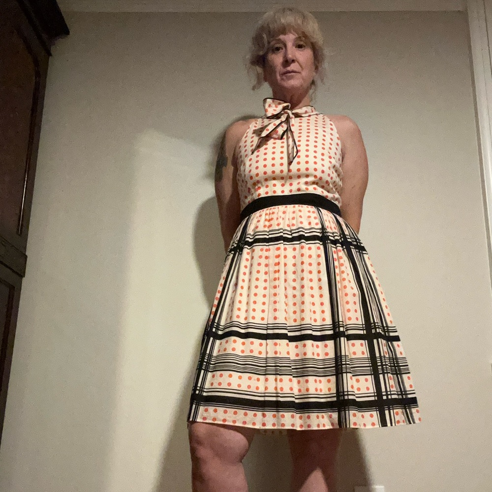 Beautiful unworn vintage inspired Maeve dress, size 6. IT HAS POCKETS!